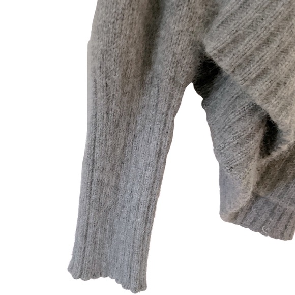 PORTOLANO Cashmere Relaxed Asymmetrical pullover poncho - Picture 3 of 10